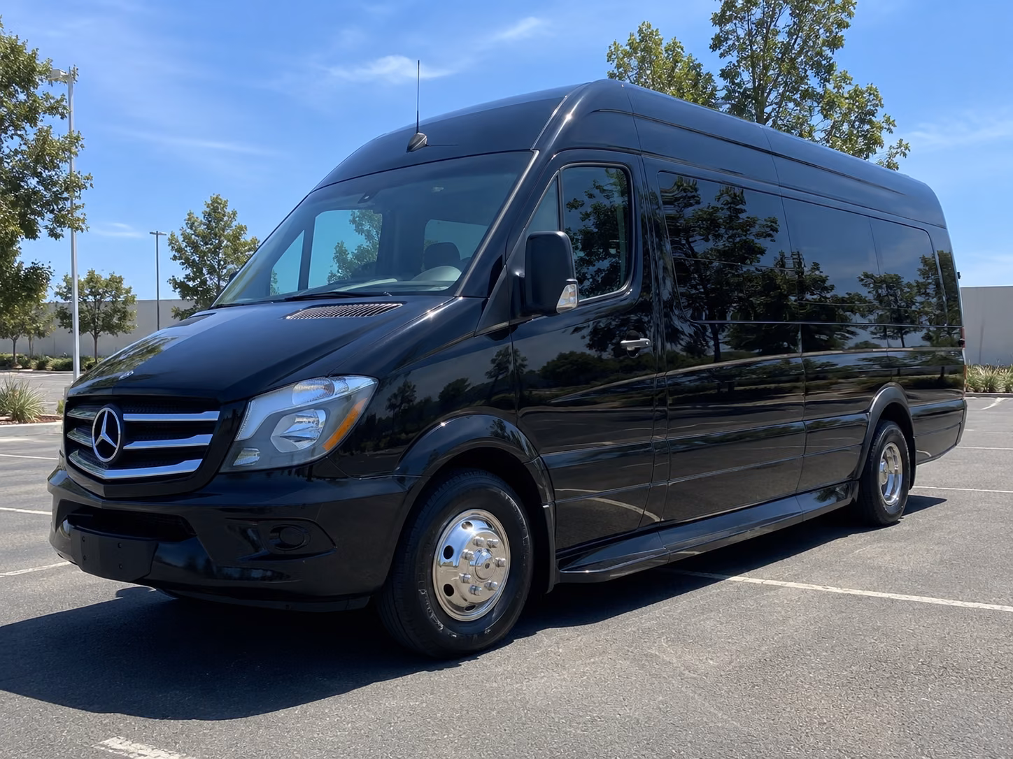 find the perfect transportation for your next airport transfer 5