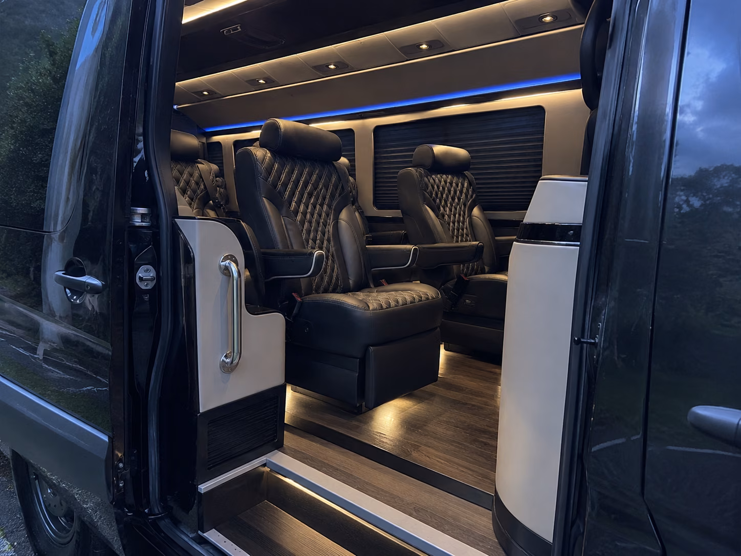 san jose 10 passenger sprinter van inside
